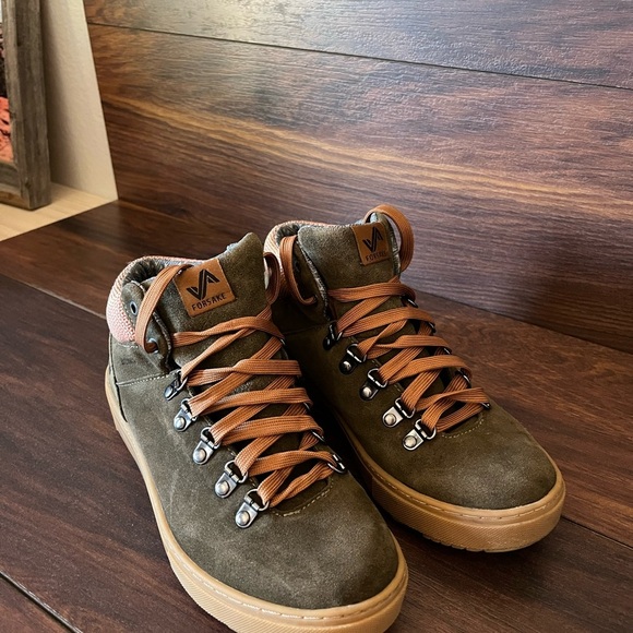 Olive Brown Combat Boots - Picture 1 of 5
